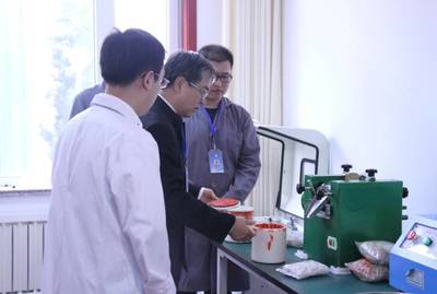 色彩与安全 为何红黄衣物成陶瓷加工隐患？